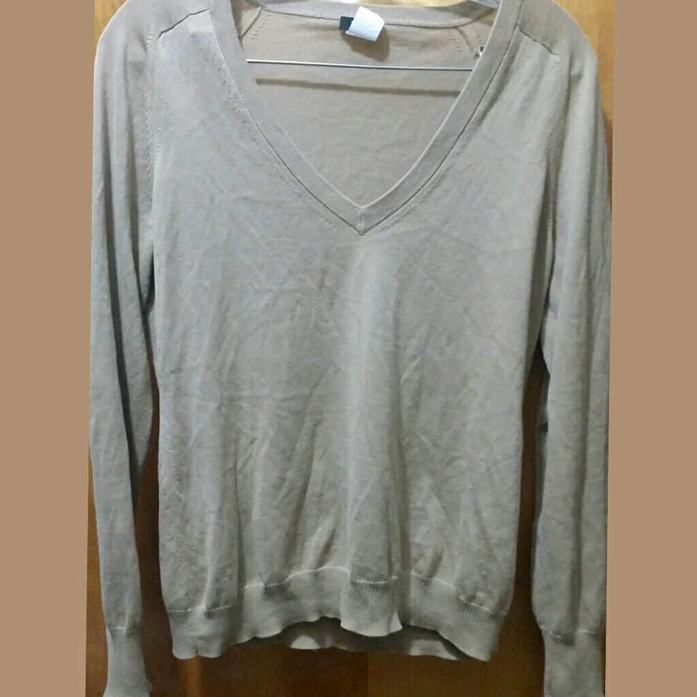 J. CREW V NECK SWEATER